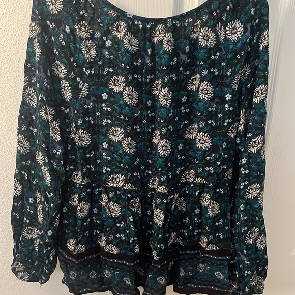 Old Navy✨ long sleeve peasant top - Picture 4 of 4